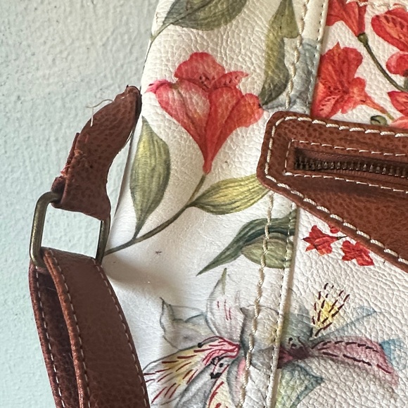 boc Floral Red and Brown Crossbody Bag - Picture 7 of 9